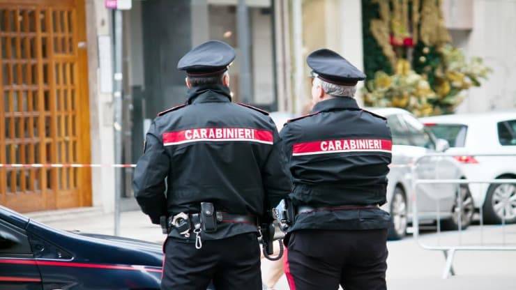 Mata a un perro con un disparo de rifle: denunciado por los Carabinieri
