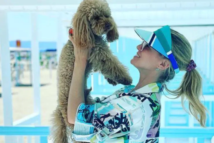 Quién es Whisky, el perro de Elena Barolo Elena Barolo y perro whisky