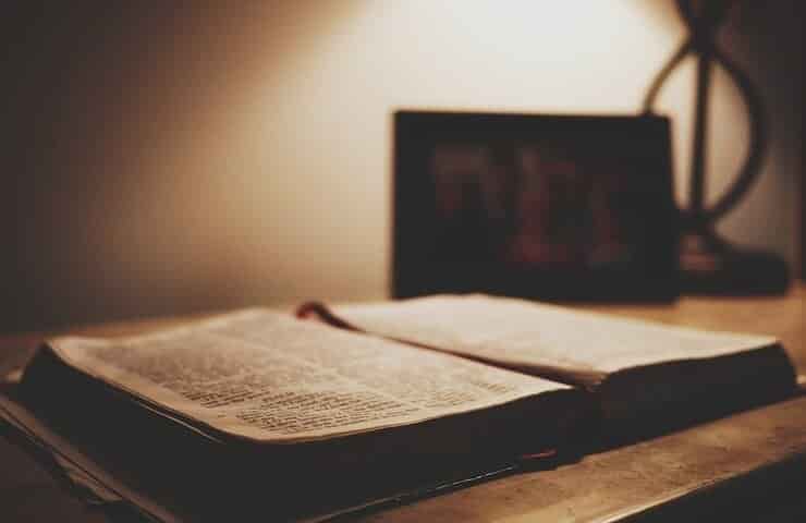Texto religioso (Pixabay)