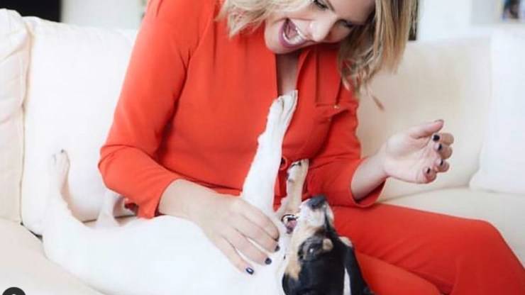Hugo, el perro de Simona Ventura Simona Ventura: quien es el perro Hugo