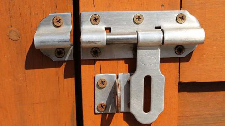 cerradura de la puerta