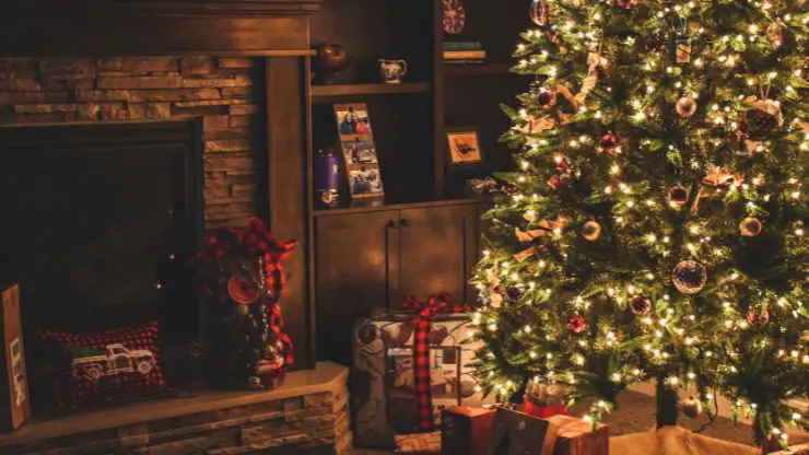 Árbol de Navidad de noticias falsas