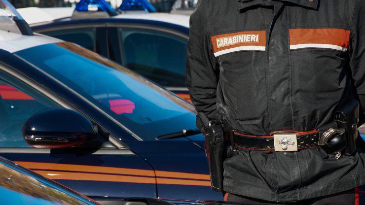 Tiburtina Carabinieri mujer