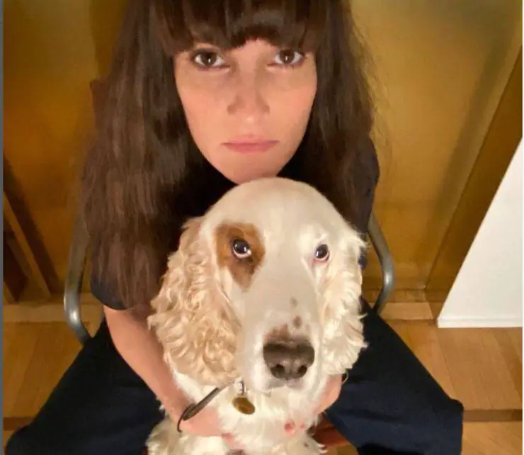 Victoria Cabello y su perro