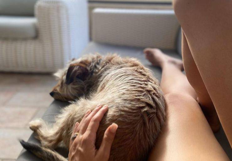 Alessia Mancini y su perro